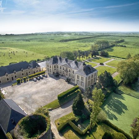 Hotel Du Chateau De Quineville Экстерьер фото