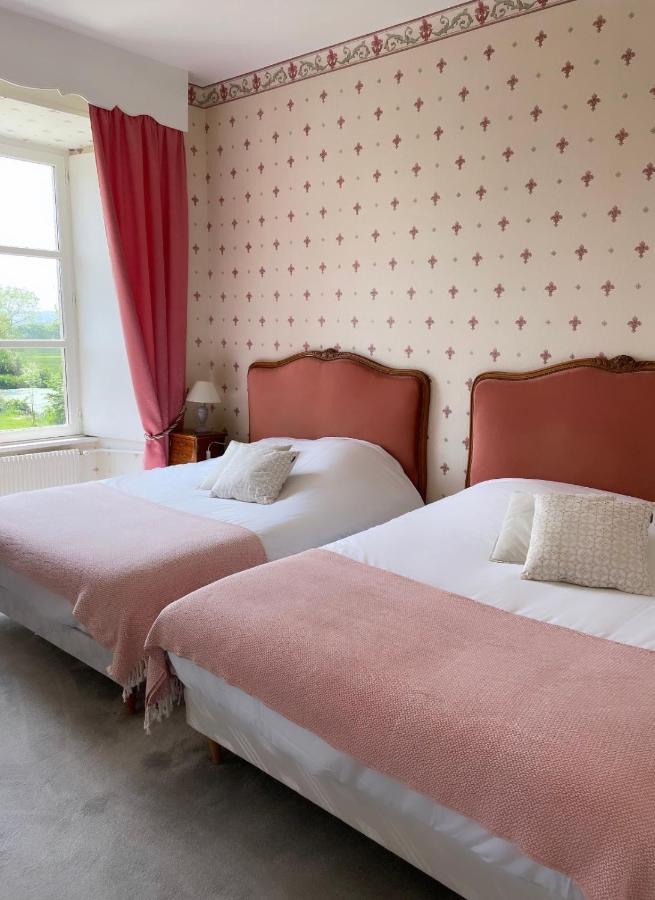 Hotel Du Chateau De Quineville Экстерьер фото