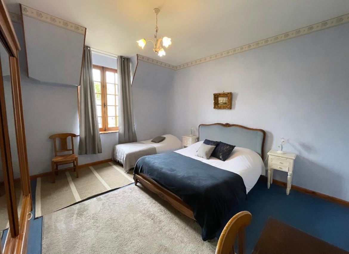 Hotel Du Chateau De Quineville Экстерьер фото