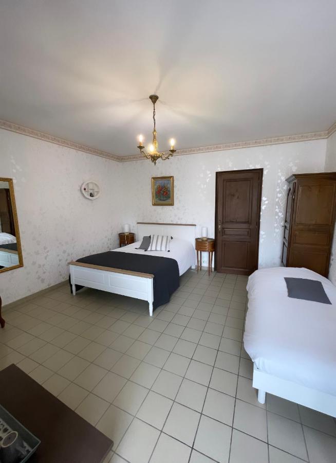 Hotel Du Chateau De Quineville Экстерьер фото