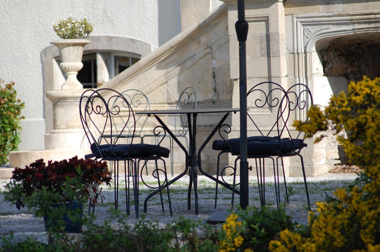 Hotel Du Chateau De Quineville Экстерьер фото